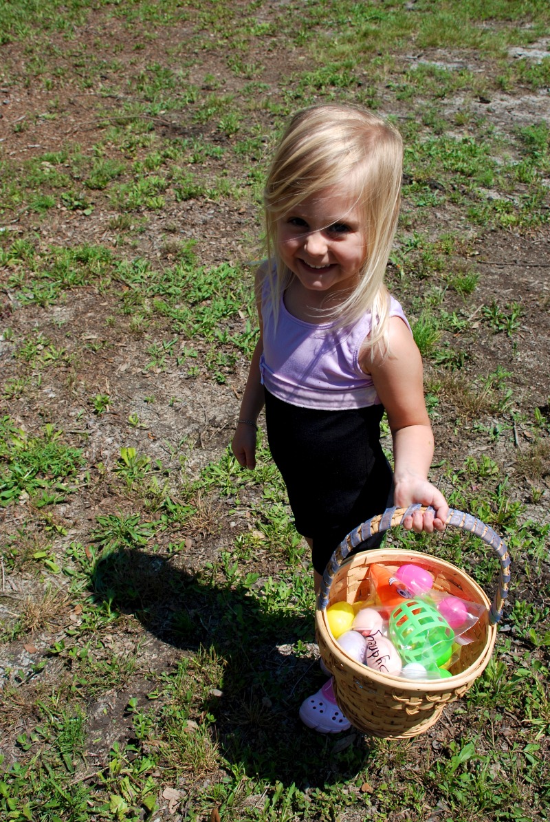 2012/04(April)/Easter/800x600_2012-04-08-30-Egg Hunt.jpg